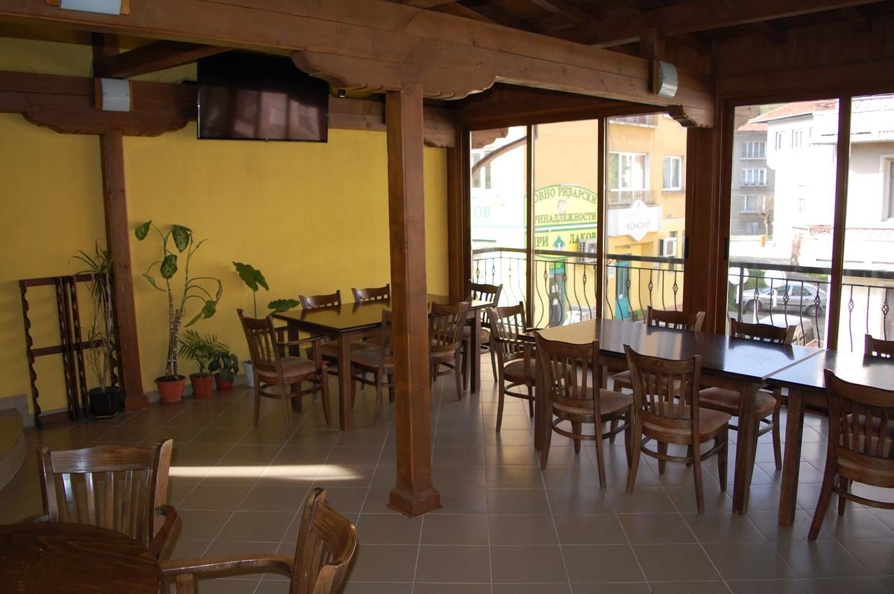 Отель Hotel Vitosha Трявна-24