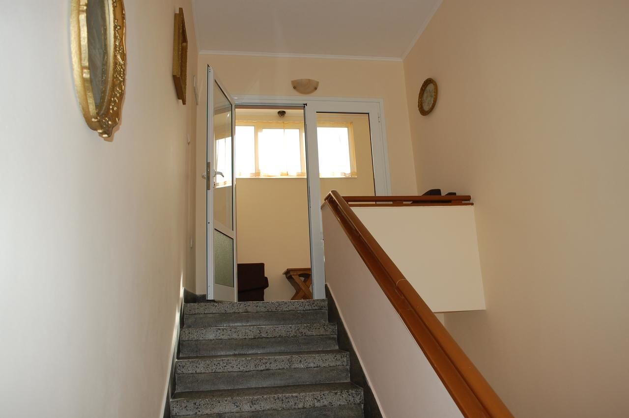Отель Hotel Vitosha Трявна-32