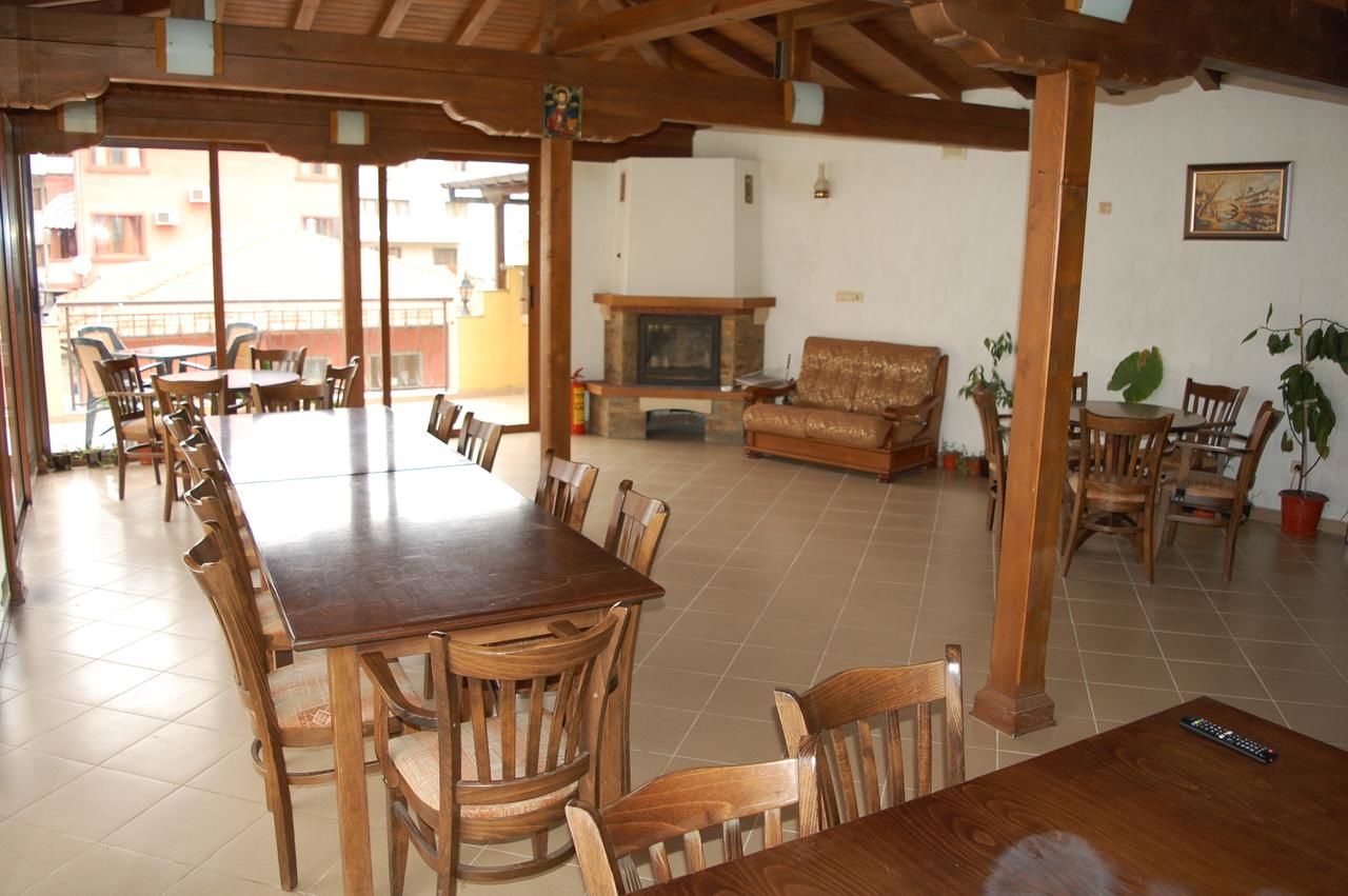 Отель Hotel Vitosha Трявна-39